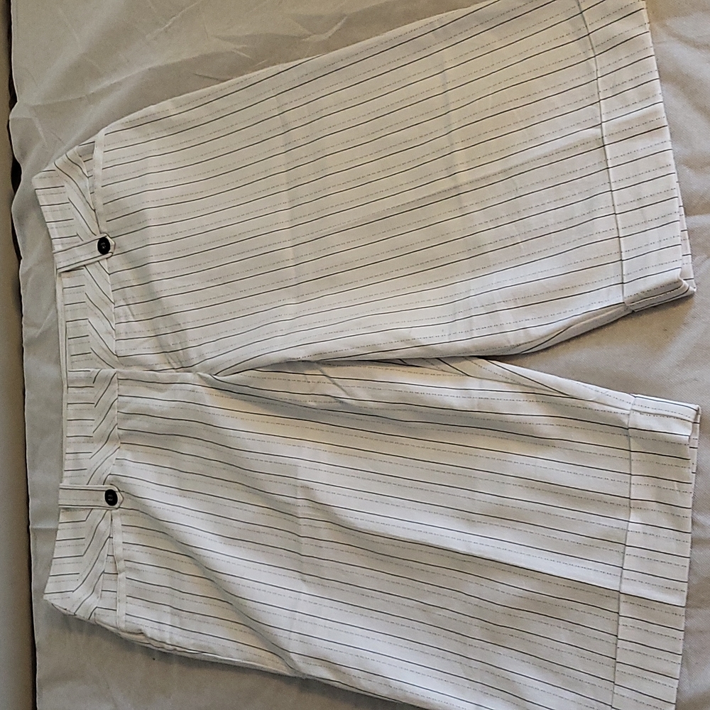 Plus size woman's capri